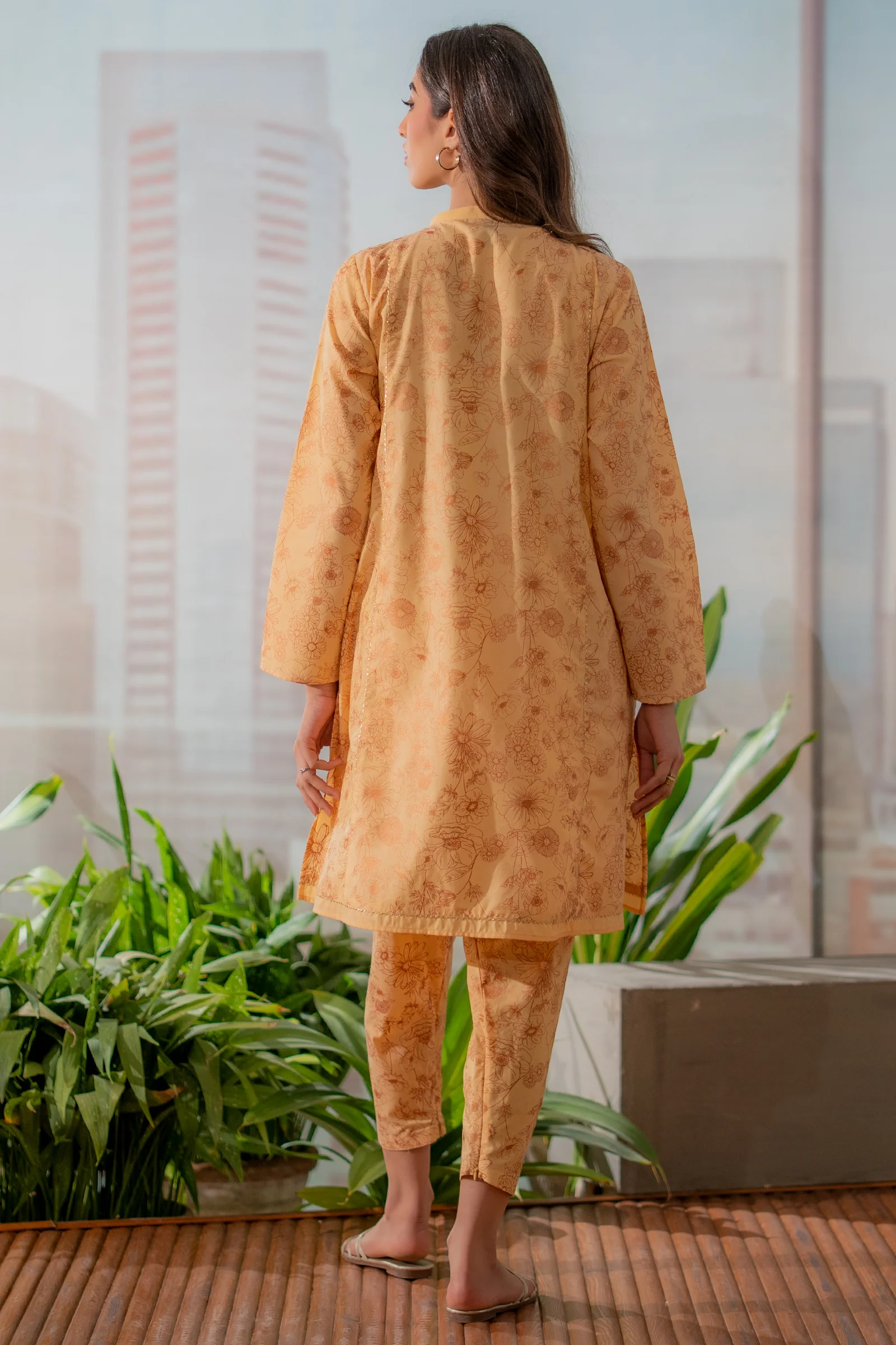 Gold 2 piece - Image 4