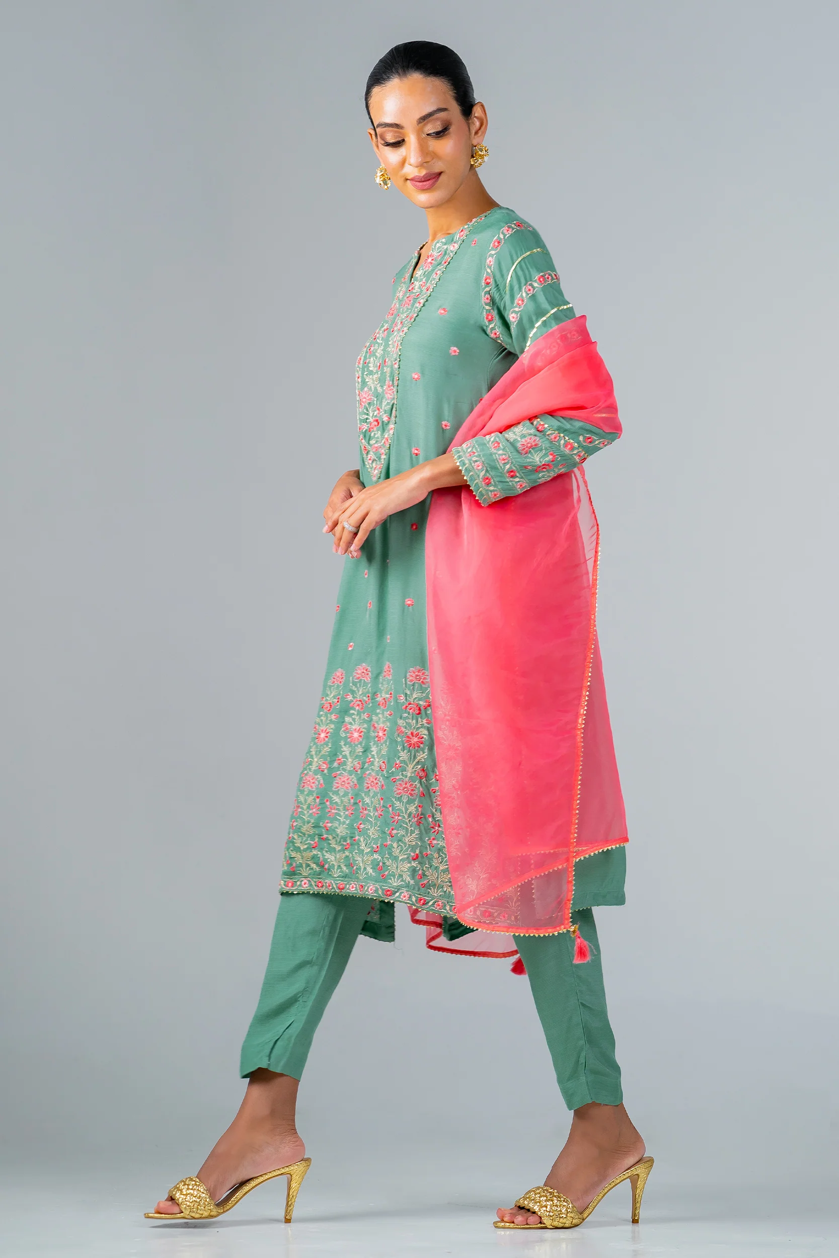 Nura 3 piece - Image 4