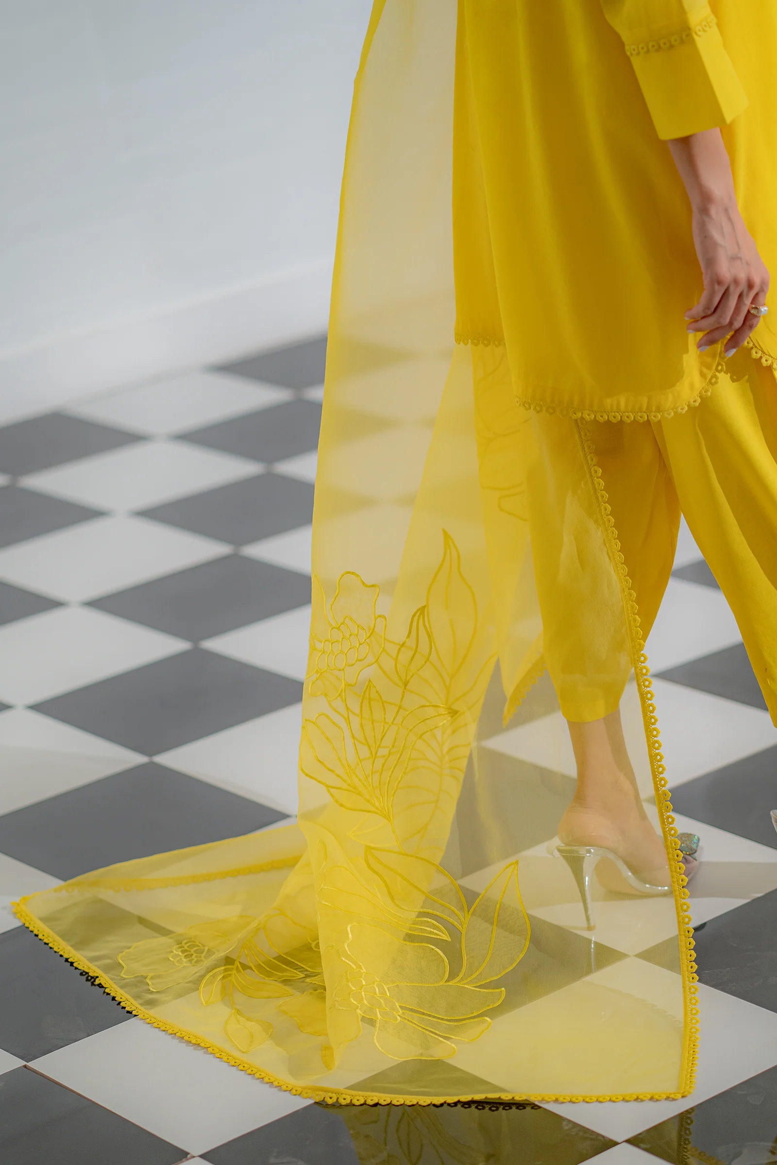 Sooraj 3 piece - Image 3